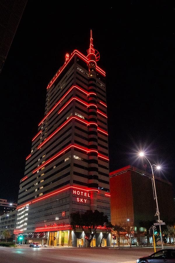 Cape Town bölgesinde yer alan Sky Hotel